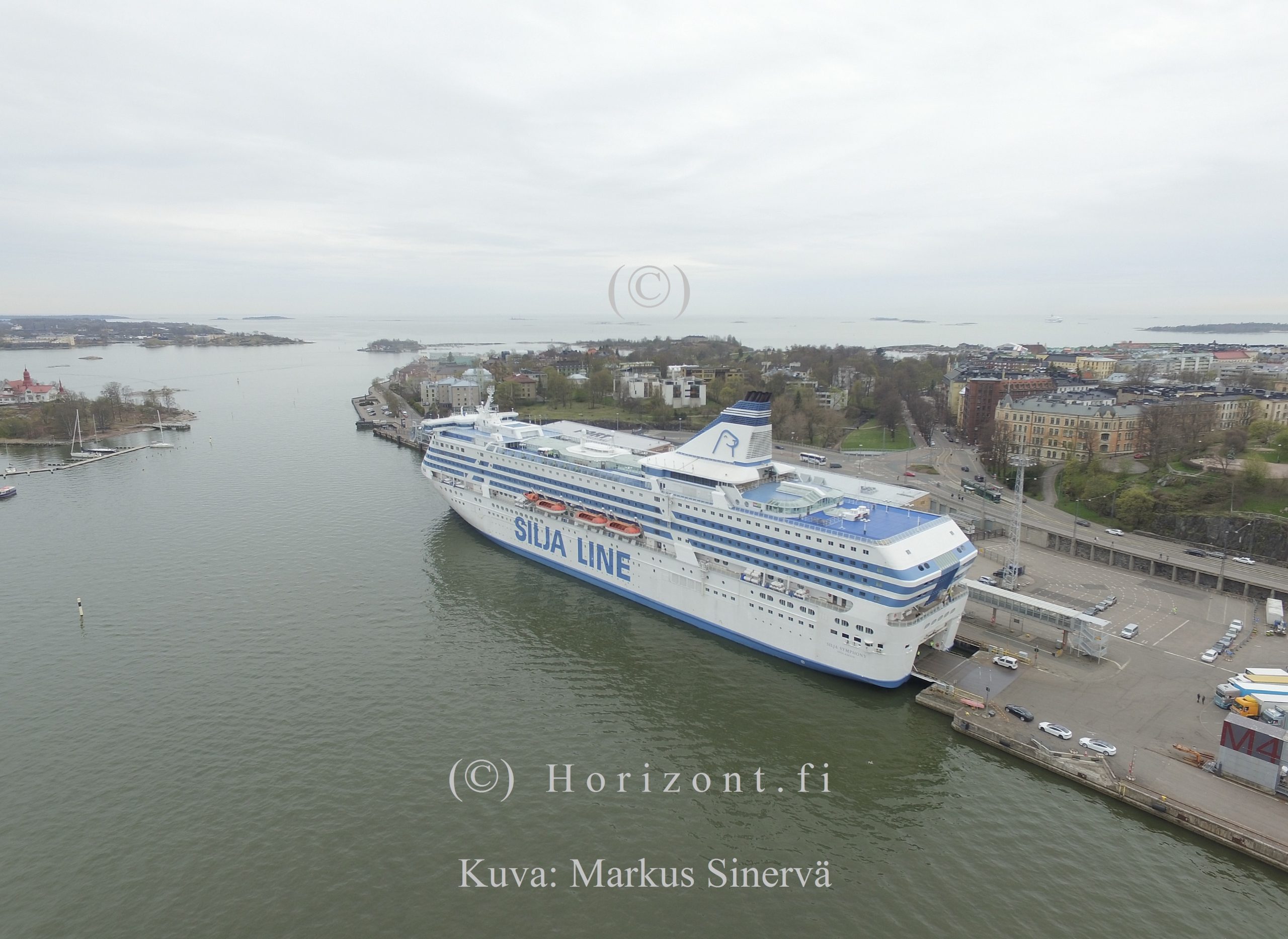 MATKUSTAJALAIVA, kuva V - Helsinki, 2017 - HORIZONT – Ilmakuvaus